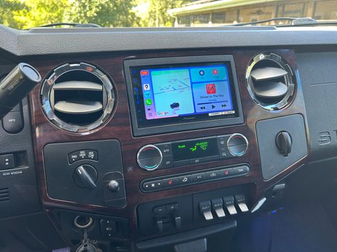 Used 2010 Ford F350 Lariat image 8