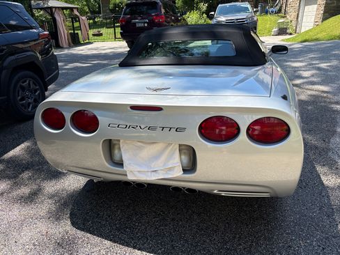 Used 2003 Chevrolet Corvette Convertible w/ Preferred Equipment Group1 RWD image 2