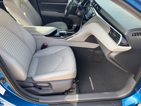 Used 2018 Toyota Camry SE image 6