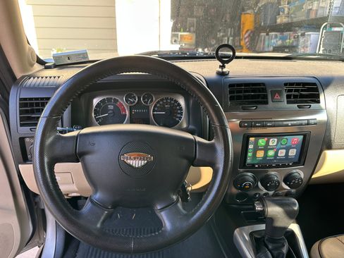 Used 2009 HUMMER H3T Alpha image 29