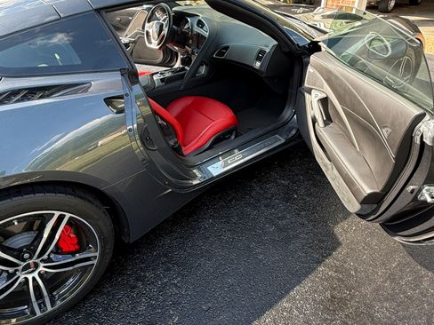 Used 2017 Chevrolet Corvette Stingray Coupe w/ Carbon Flash Badge Package RWD image 5