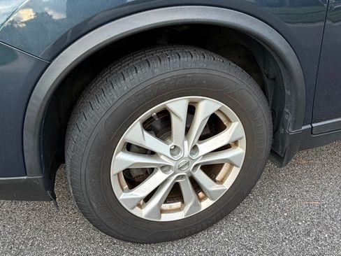 Used 2015 Nissan Rogue SV w/ SV Moonroof Package AWD/4WD image 5