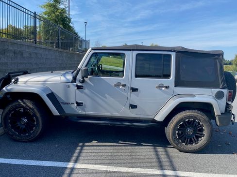 Used 2008 Jeep Wrangler Unlimited Sahara w/ Trailer Tow Group image 2