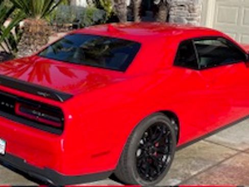 Used 2015 Dodge Challenger SRT Hellcat image 5