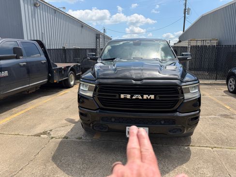 Used 2020 RAM 1500 Laramie w/ Sport Appearance Package AWD/4WD image 8