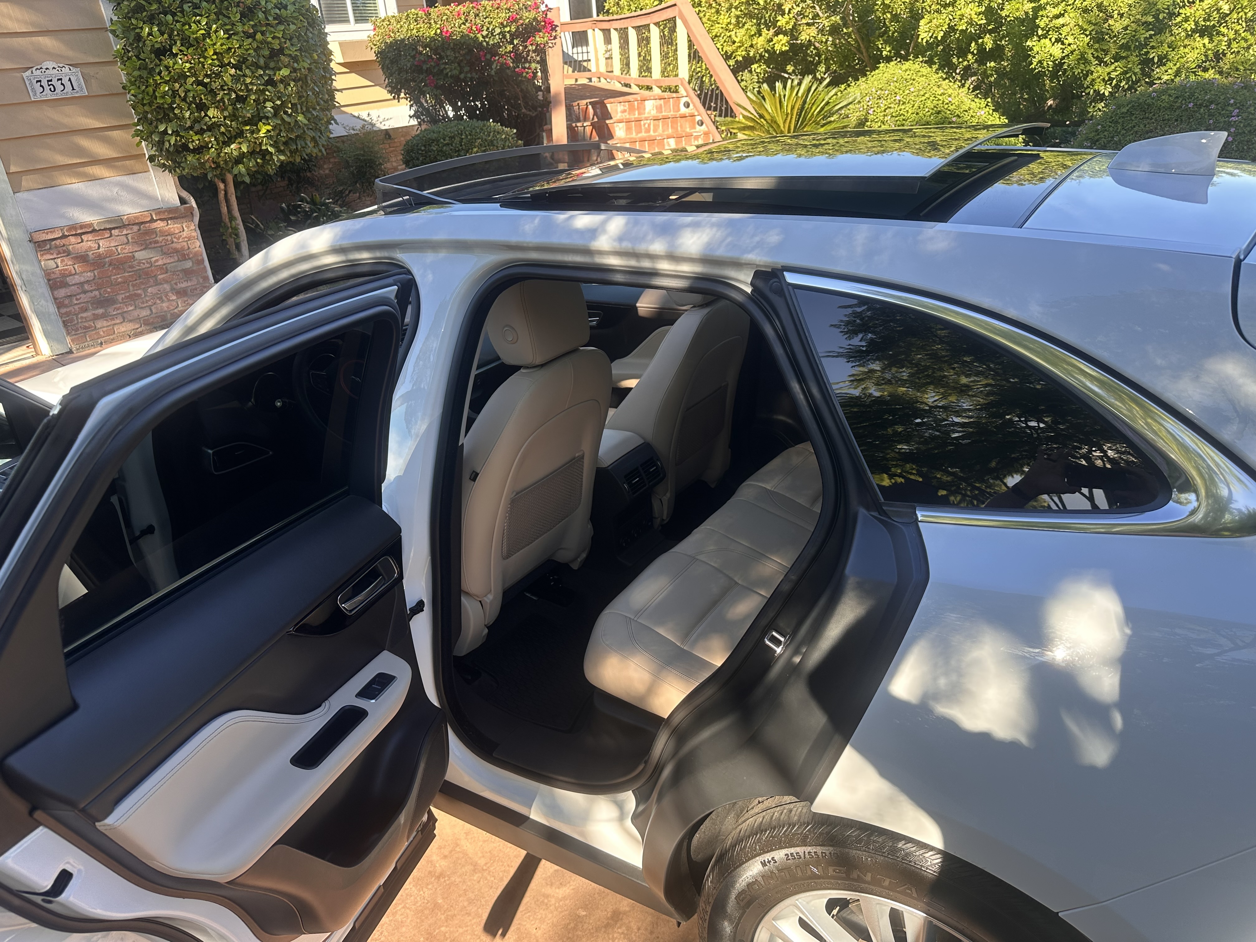 Used 2017 Jaguar F-PACE Prestige AWD/4WD image 6
