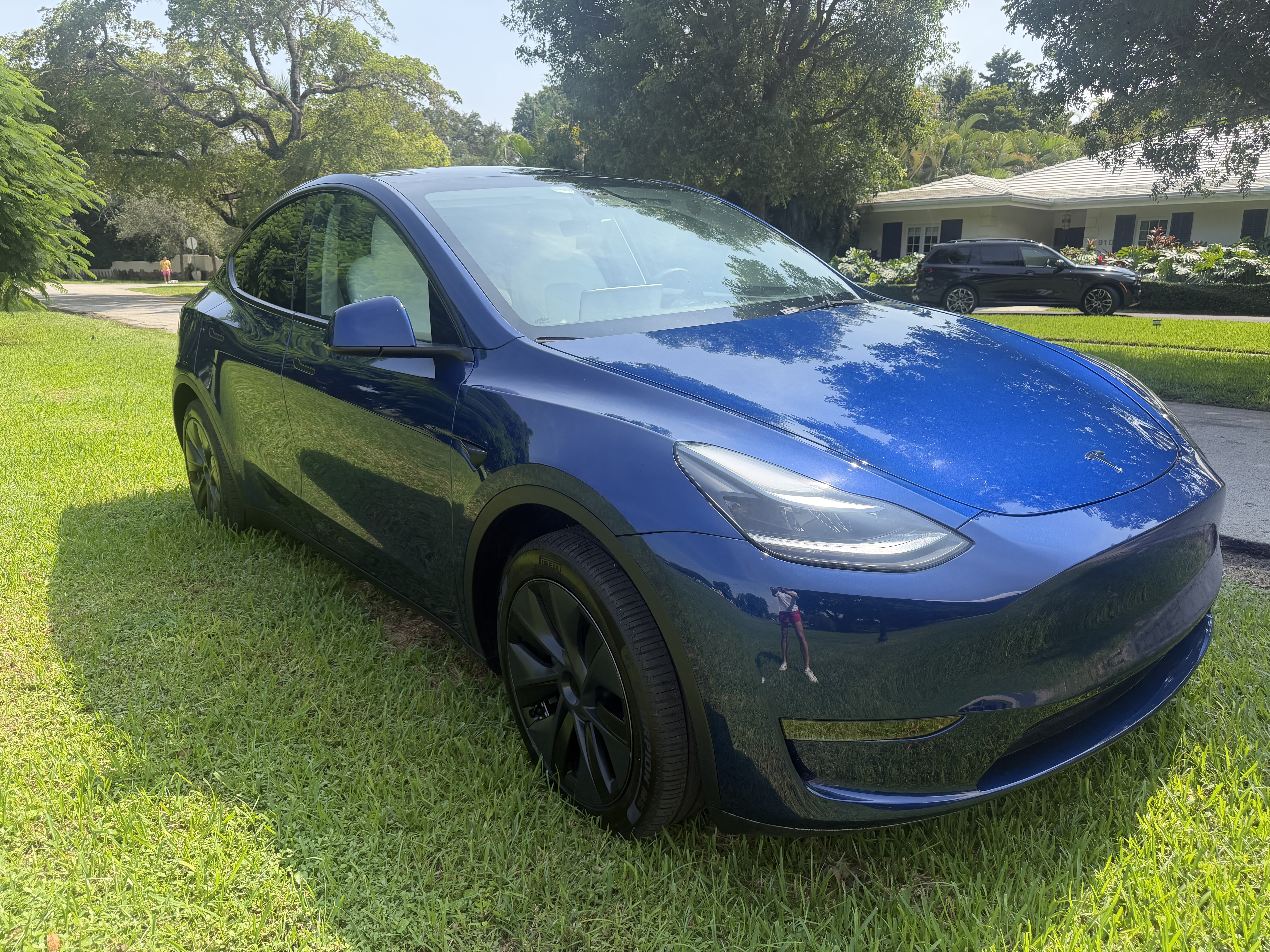 Used 2024 Tesla Model Y Long Range RWD image 1