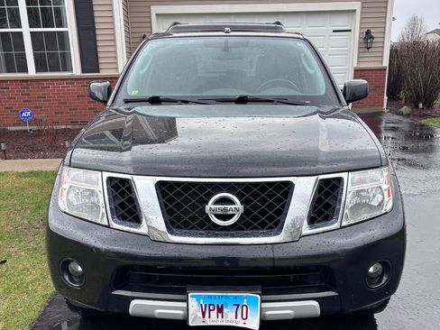 Used 2012 Nissan Pathfinder LE image 2