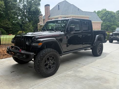 Used 2020 Jeep Gladiator Rubicon AWD/4WD image 2