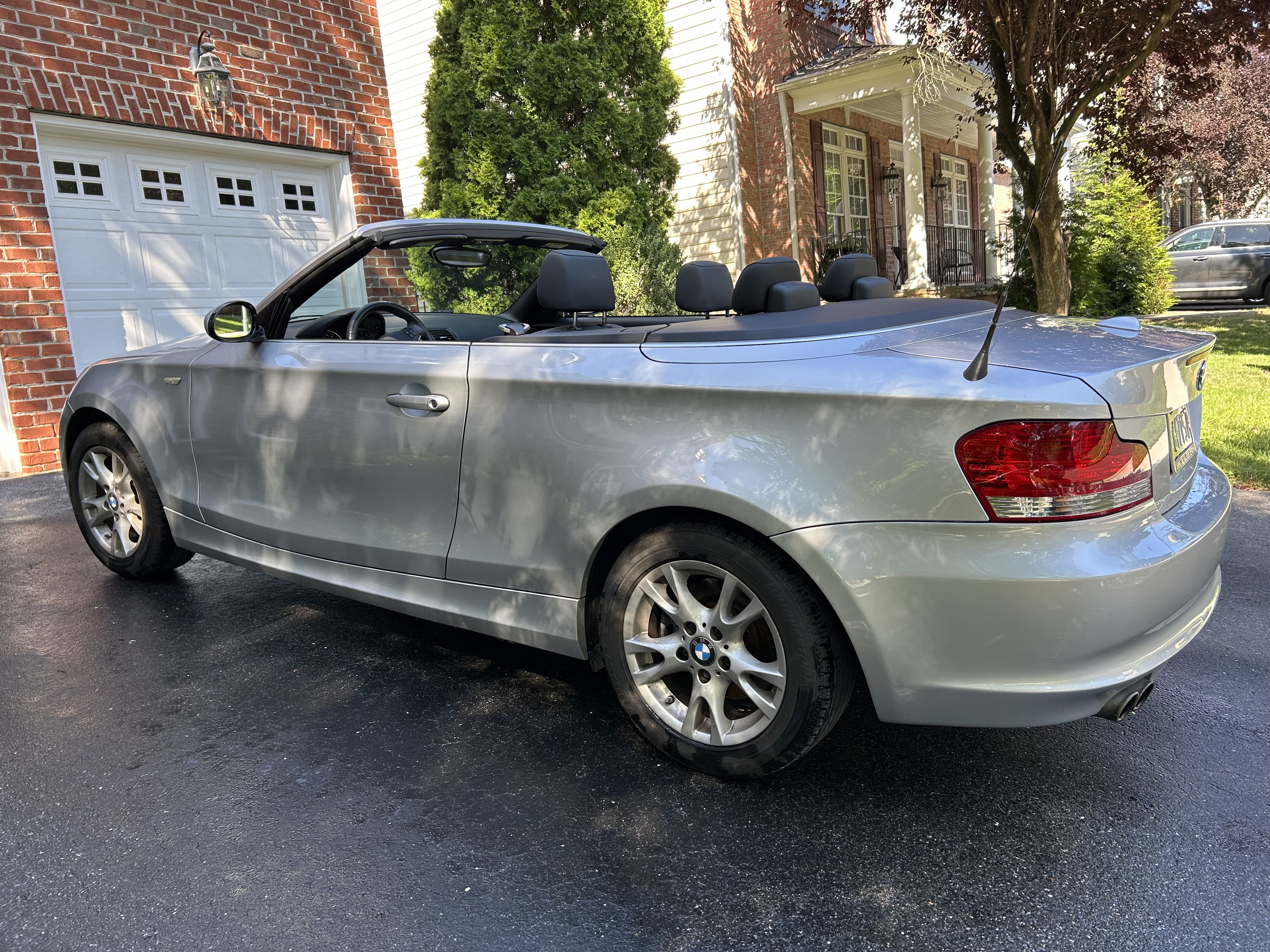 Used 2009 BMW 128i Convertible RWD image 15