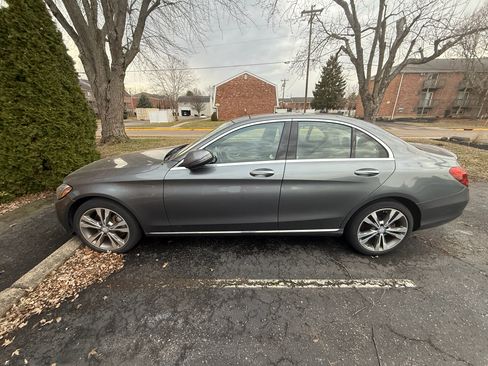 Used 2017 Mercedes-Benz C 300 4MATIC Sedan image 8