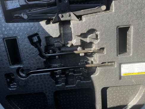 Used 2020 Toyota Camry LE image 11