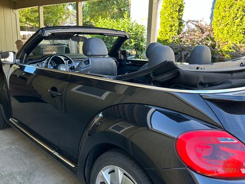 Used 2013 Volkswagen Beetle 2.5 image 2