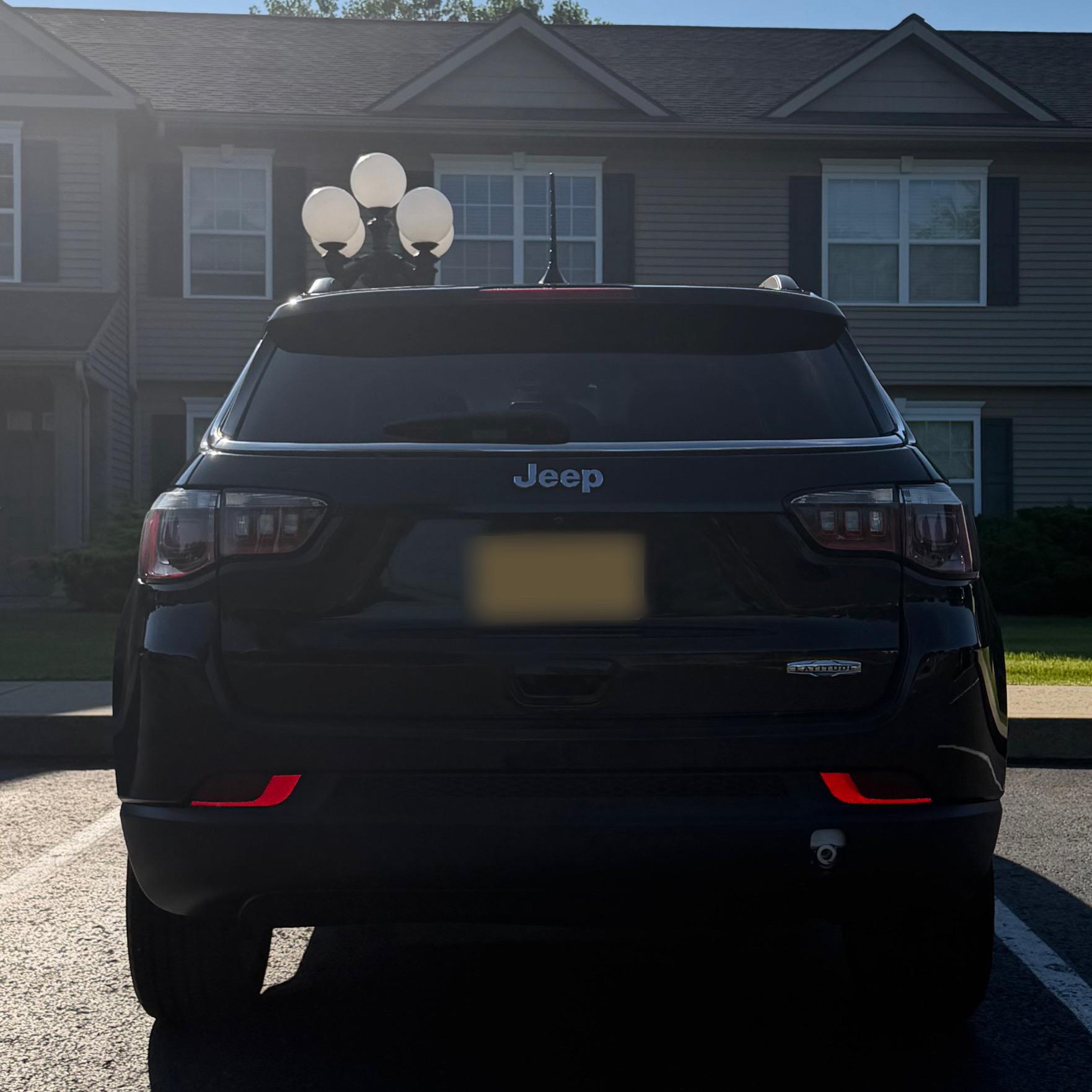 Used 2019 Jeep Compass Latitude w/ Popular Equipment Group FWD image 4
