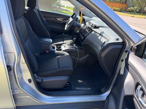 Used 2018 Nissan Rogue S AWD/4WD image 9