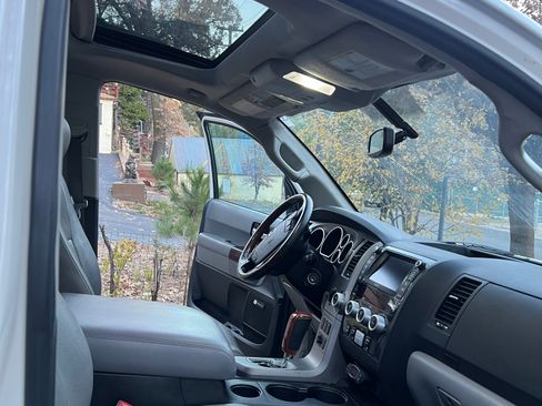 Used 2013 Toyota Sequoia Platinum image 26