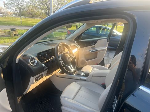 Used 2022 Mercedes-Benz GLB 250 4MATIC image 12