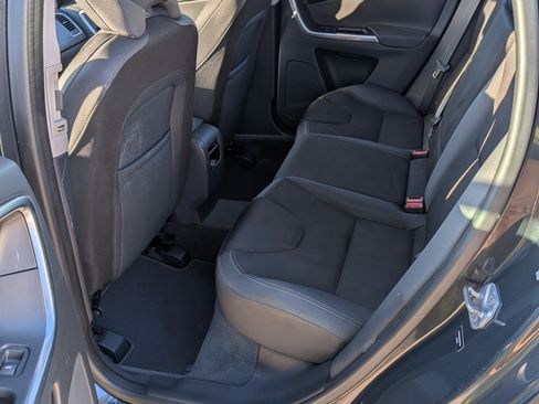 Used 2015 Volvo XC60 T5 image 11