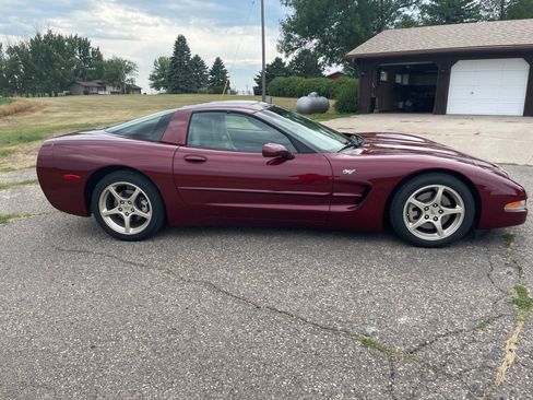 Used 2003 Chevrolet Corvette Coupe w/ Preferred Equipment Group RWD image 4
