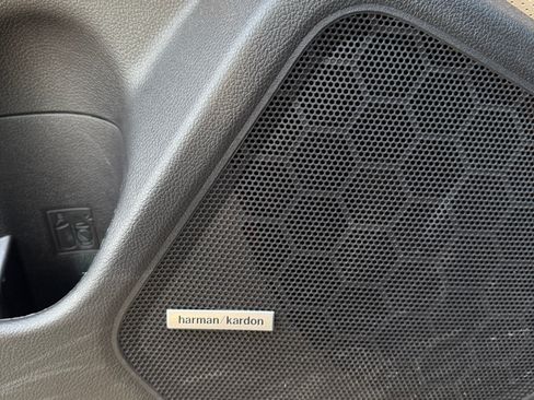 Used 2016 Subaru Outback 3.6R Limited image 9