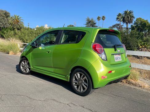 Used 2016 Chevrolet Spark LT image 2