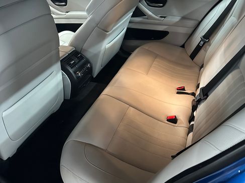 Used 2013 BMW M5 image 2