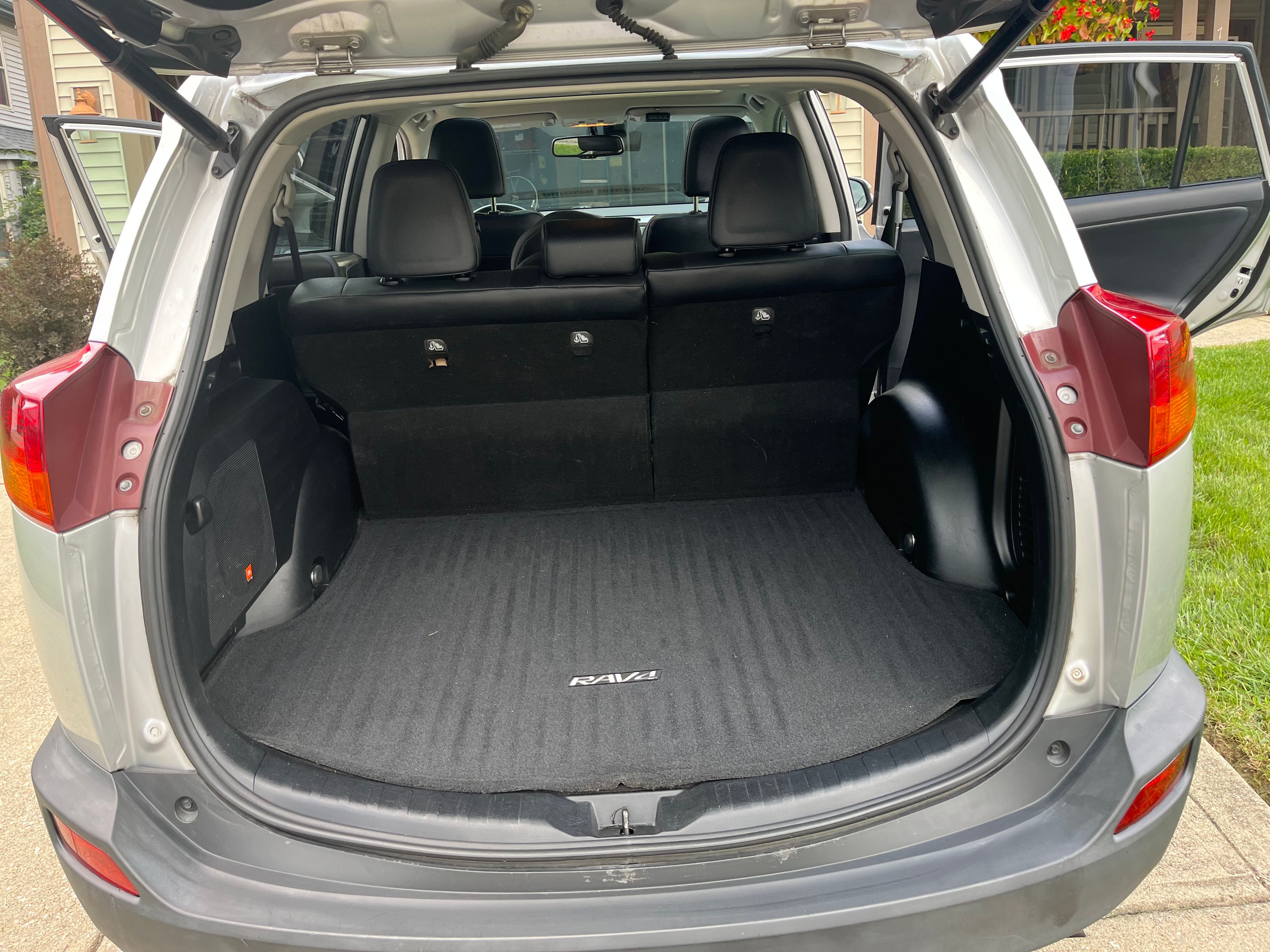 Used 2015 Toyota RAV4 Limited w/ Technology Package AWD/4WD image 26