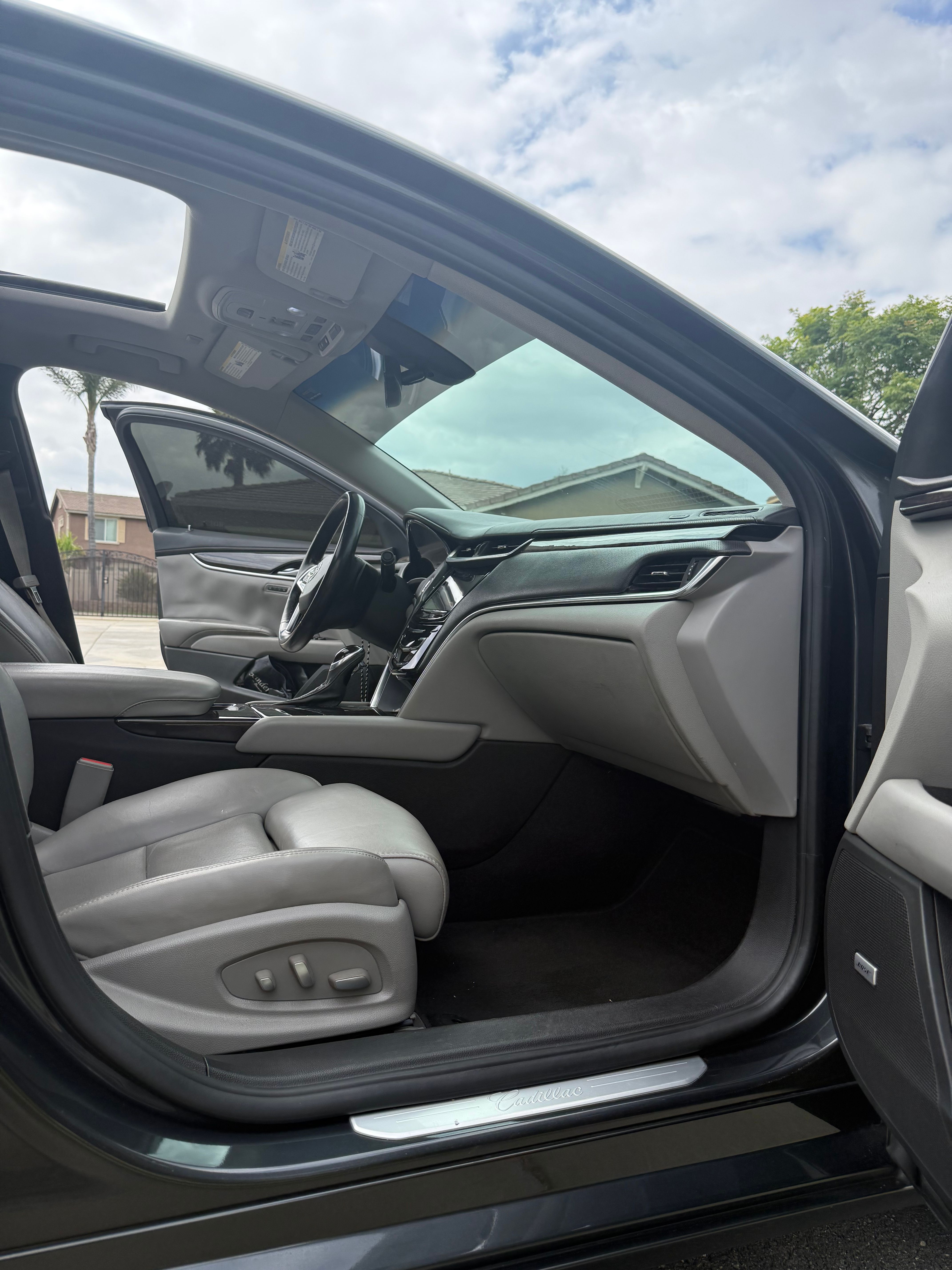 Used 2014 Cadillac XTS Luxury FWD image 13
