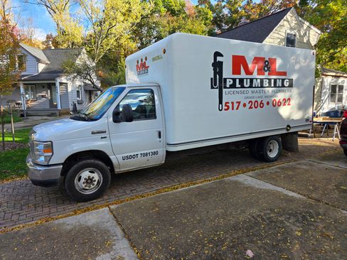 Used 2016 Ford E-350 and Econoline 350 Super Duty image 1