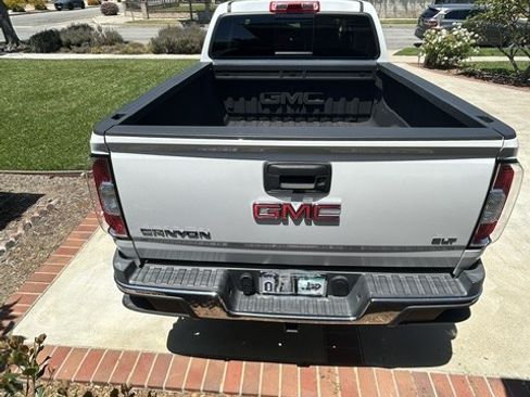 Used 2016 GMC Canyon SLT w/ Driver Alert Package RWD image 12