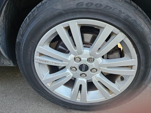 Used 2016 Land Rover Range Rover Sport SE image 6