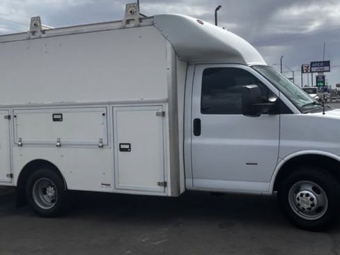 Used 2022 Chevrolet Express 3500 w/ Power Convenience Package RWD image 16