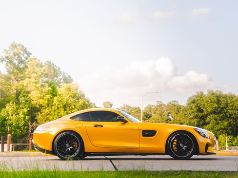 Used 2017 Mercedes-Benz AMG GT S image 10