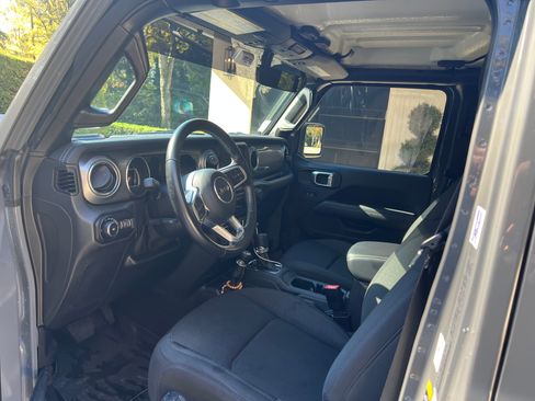 Used 2021 Jeep Wrangler Unlimited Sahara w/ Uconnect 4C Nav & Sound Group image 8