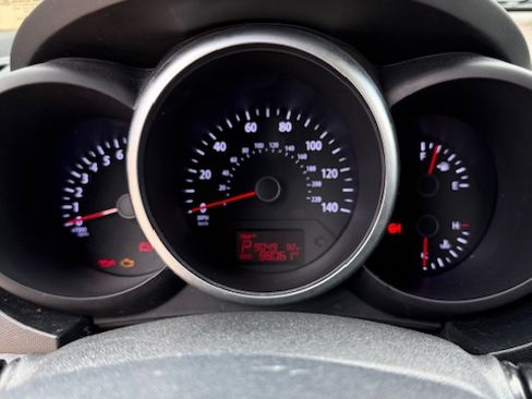 Used 2013 Kia Soul + image 12