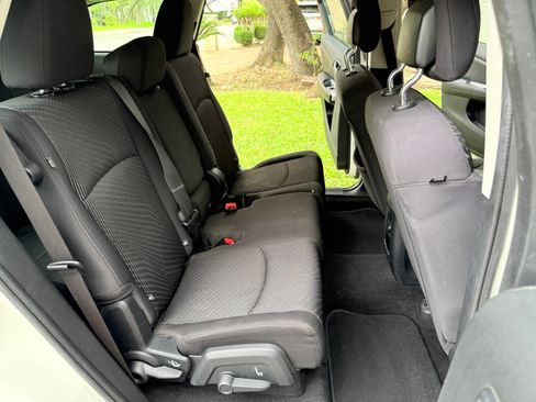 Used 2014 Dodge Journey American Value Package w/ Flexible Seating Group FWD image 20