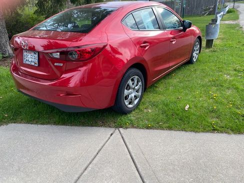 Used 2015 MAZDA MAZDA3 i SV FWD image 4
