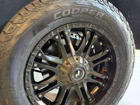 Used 2014 RAM 1500 Express image 9