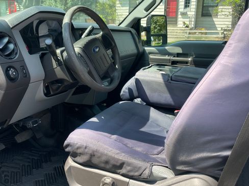 Used 2015 Ford F250 XL w/ Power Equipment Group AWD/4WD image 10