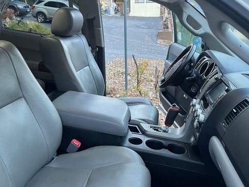 Used 2013 Toyota Sequoia Platinum image 12