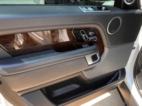 Used 2020 Land Rover Range Rover AWD/4WD image 8