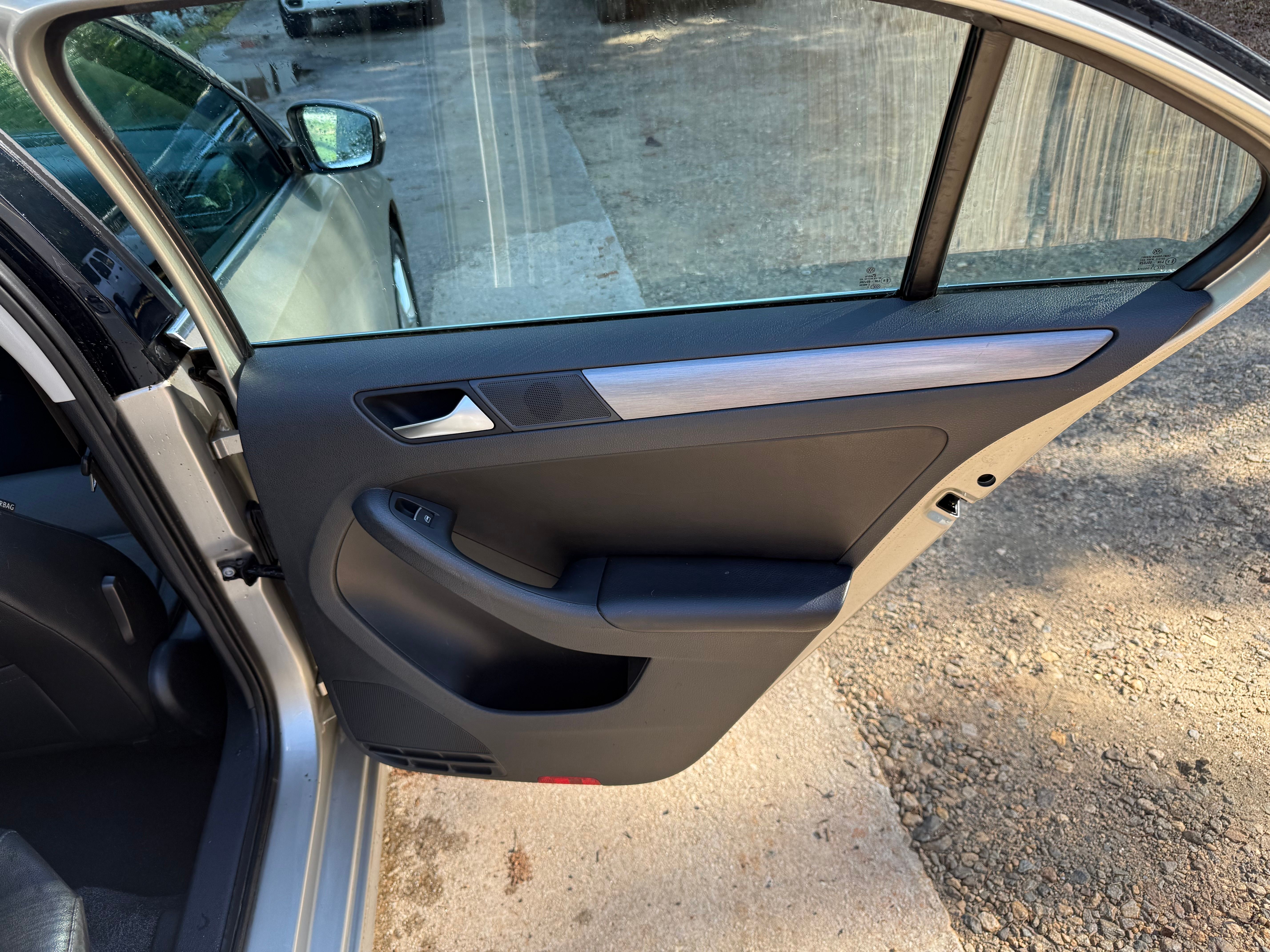 Used 2013 Volkswagen Jetta TDI FWD image 10