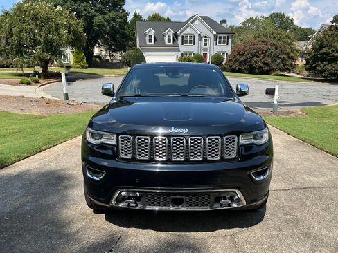 Used 2018 Jeep Grand Cherokee Overland RWD image 2