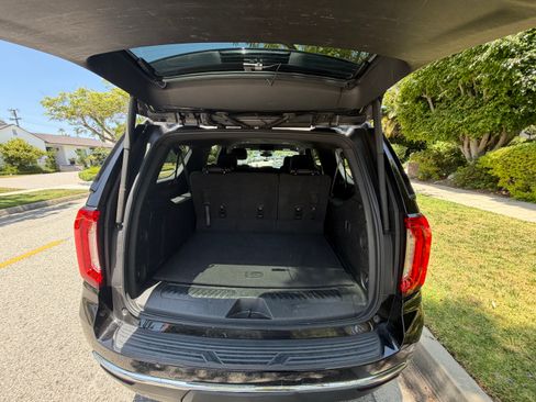 Used 2023 GMC Yukon XL SLT RWD image 13