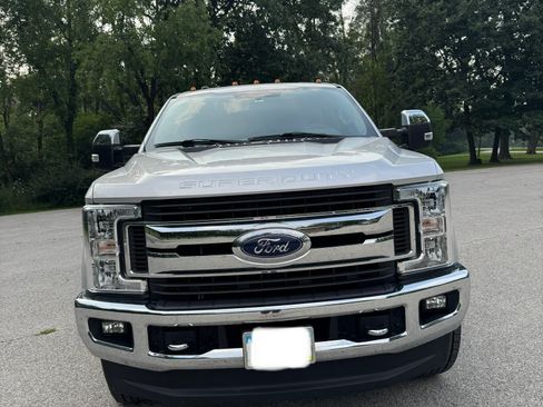 Used 2019 Ford F350 XLT w/ XLT Premium Package AWD/4WD image 20
