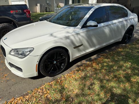 Used 2015 BMW 740Li image 2