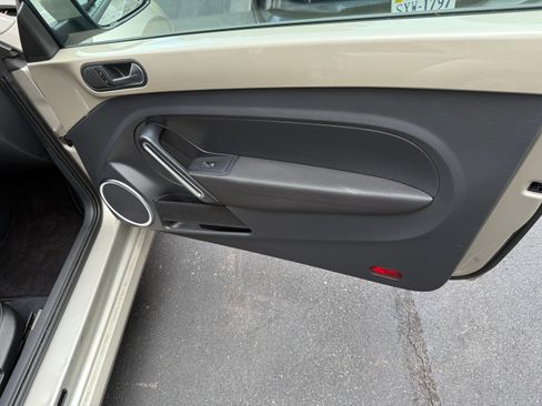 Used 2014 Volkswagen Beetle 2.5 FWD image 10