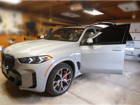 Used 2024 BMW X5 xDrive50e w/ Executive Package image 4