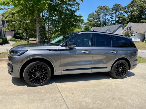 Used 2025 Lincoln Aviator Reserve w/ Equipment Group 201A AWD/4WD image 1