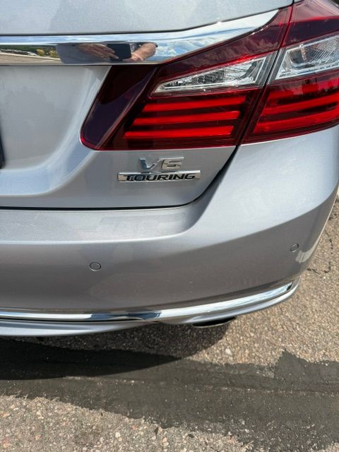 Used 2017 Honda Accord Touring image 9